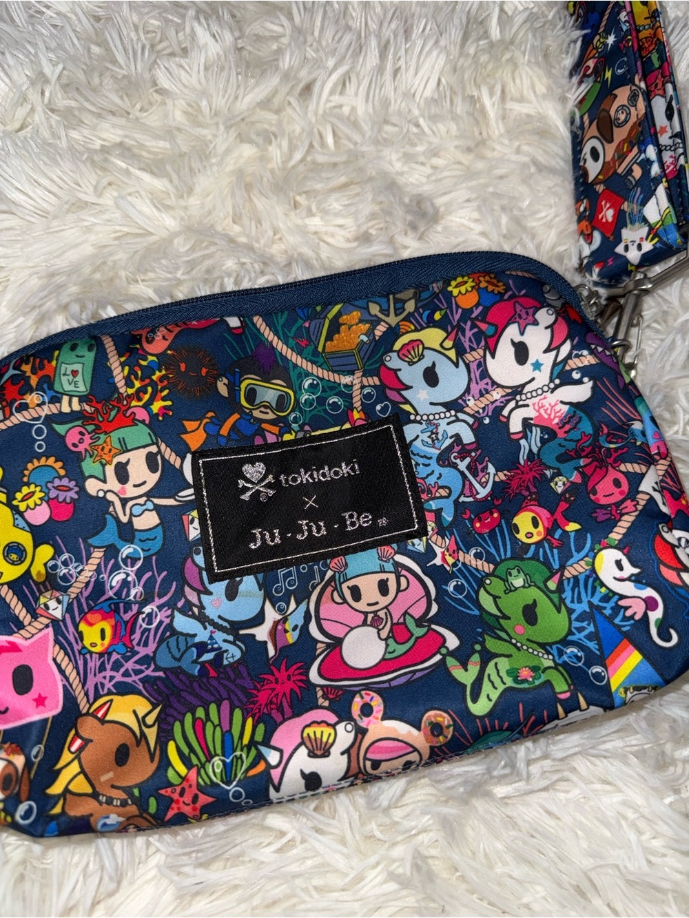 JuJuBe x tokidoki Crossbody Bag – Ocean/Underwater Print – Adjustable Strap - Picture 7 of 7